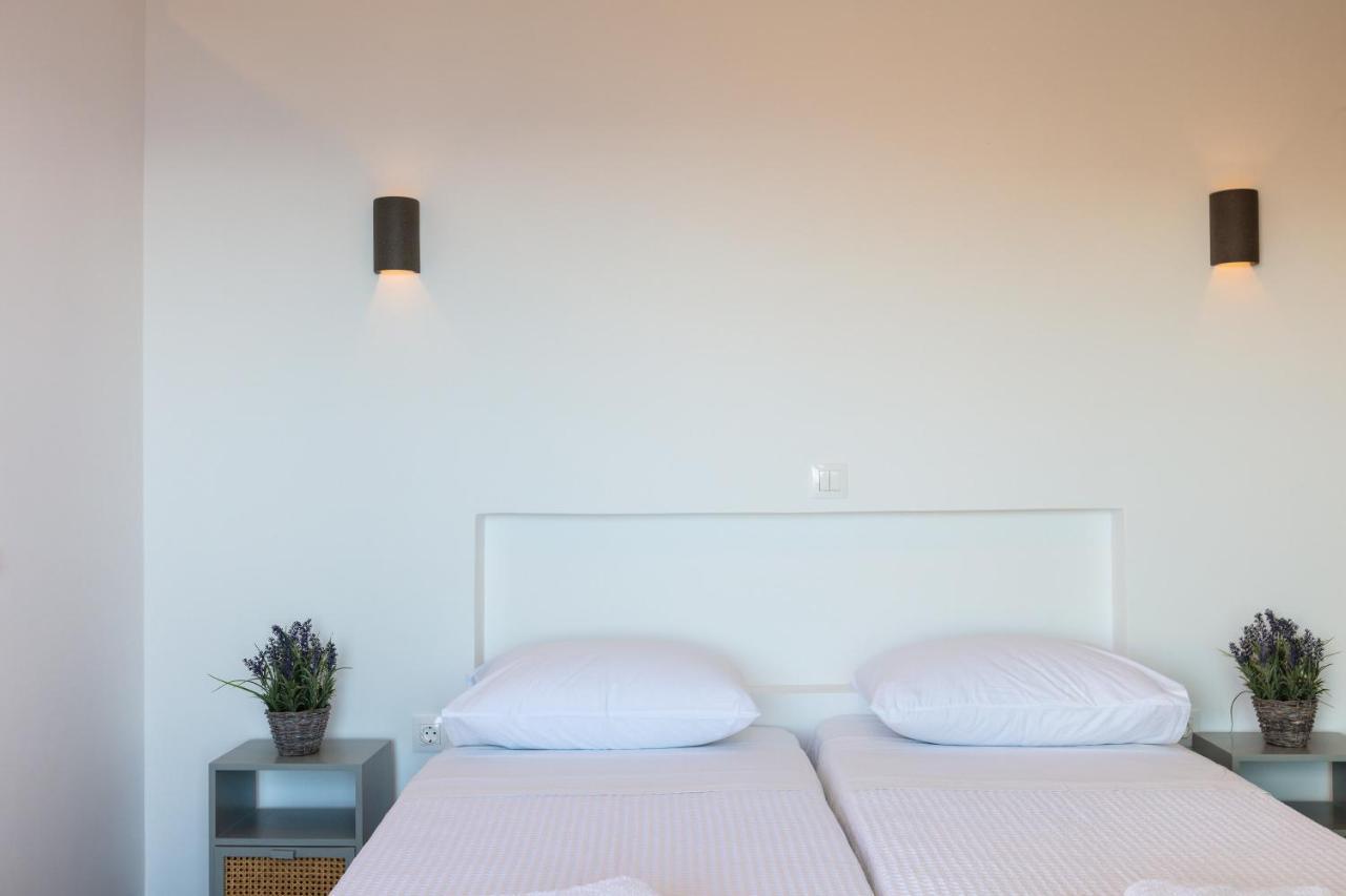 Sea-esta, Adults Only Villa
