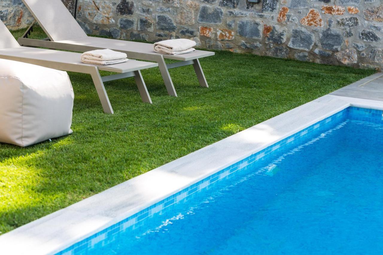 Sea-esta, Adults Only